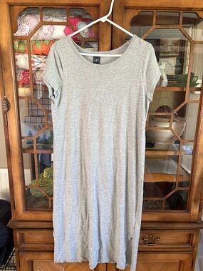 GAP Light Heather Gray Short Sleeve Midi Dress